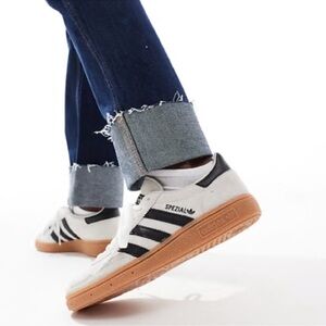 Adidas Handball Spezial in color Alumina / Core Black / Cloud White